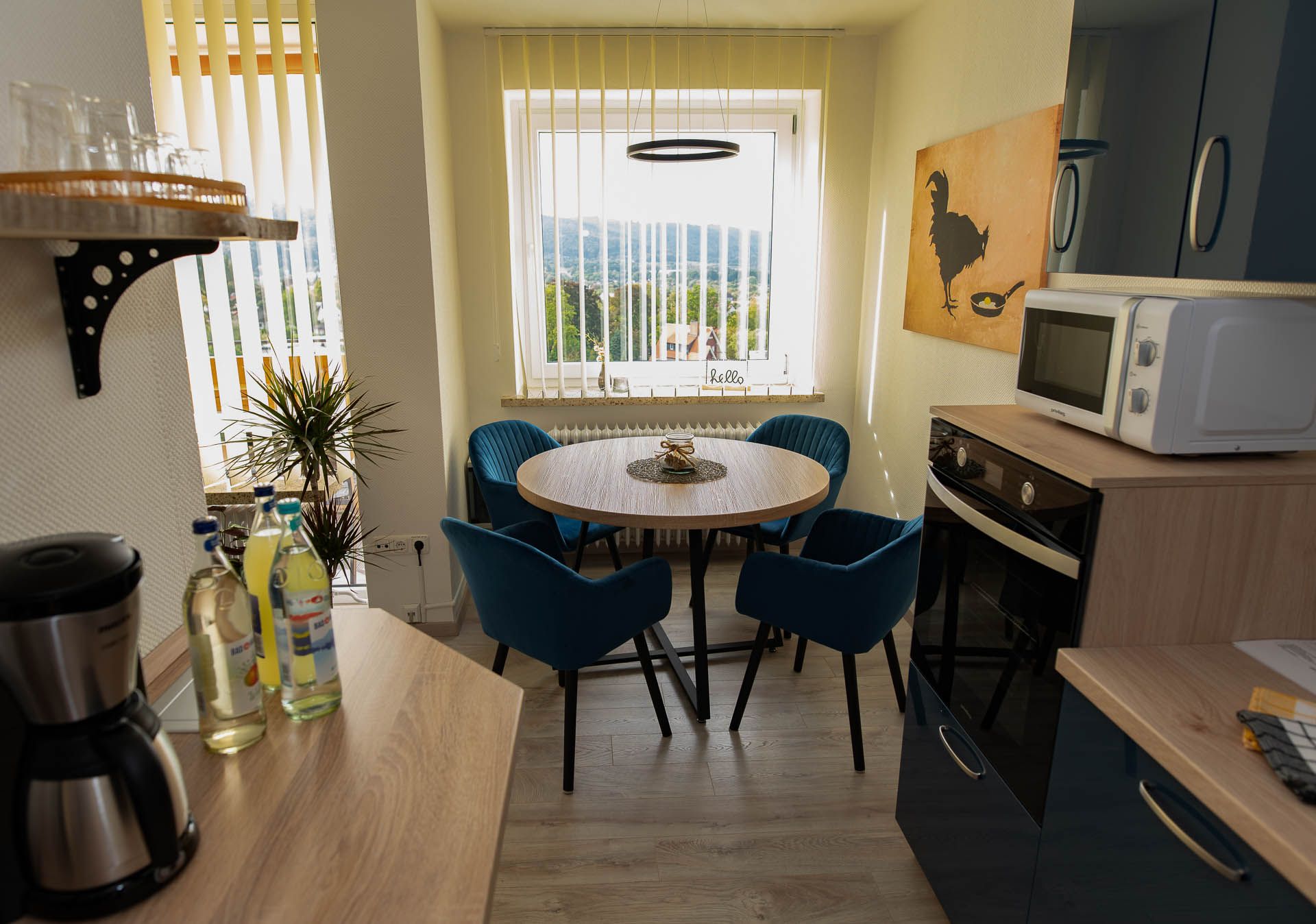 Küche mit Essbereich